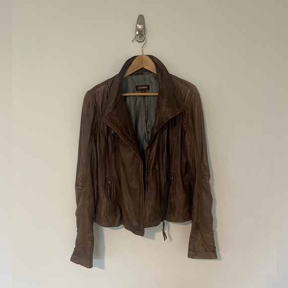 Buttery brown leather jacket in size M by Danier Leather - Picture 1 of 3